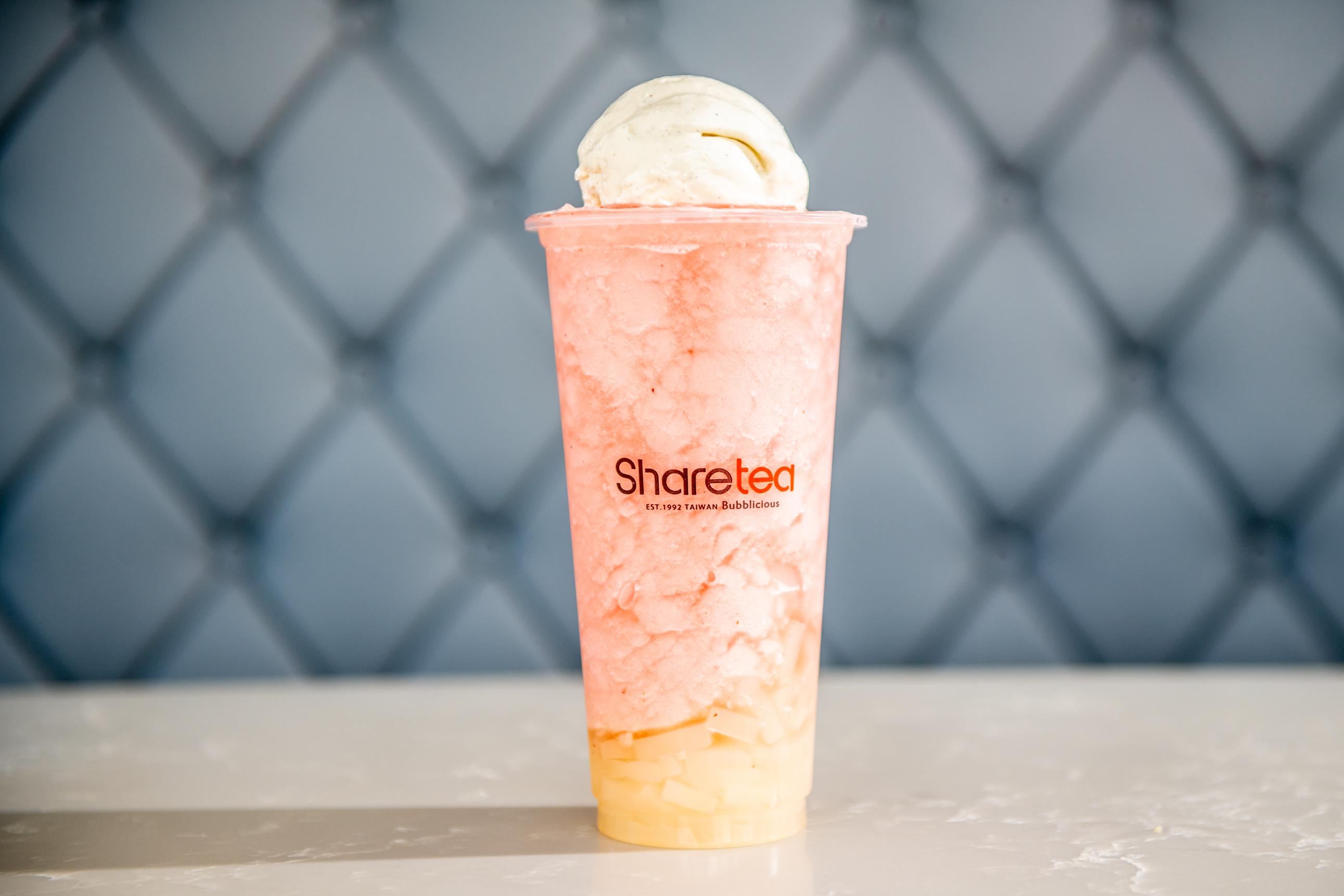 Strawberry Ice Blended with Lychee Jelly & Ice Cream (45).