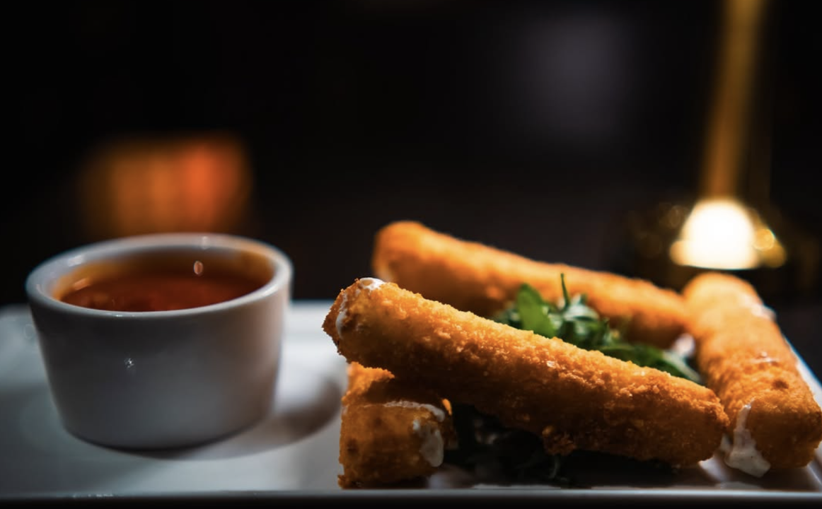 MOZZARELLA STICKS (GF).