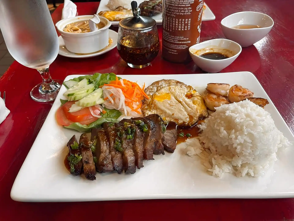 Special Combination Rice Platter | Com Dac Biet.