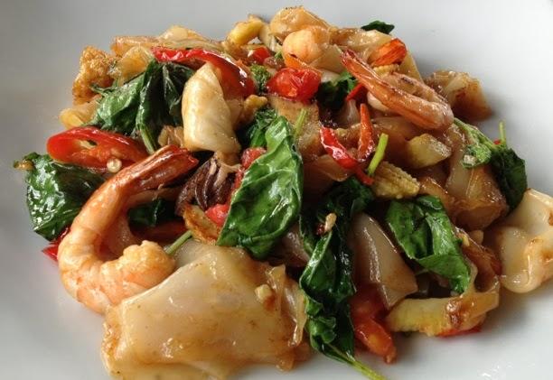 Pad Kee Mou (Drunken Noodle).