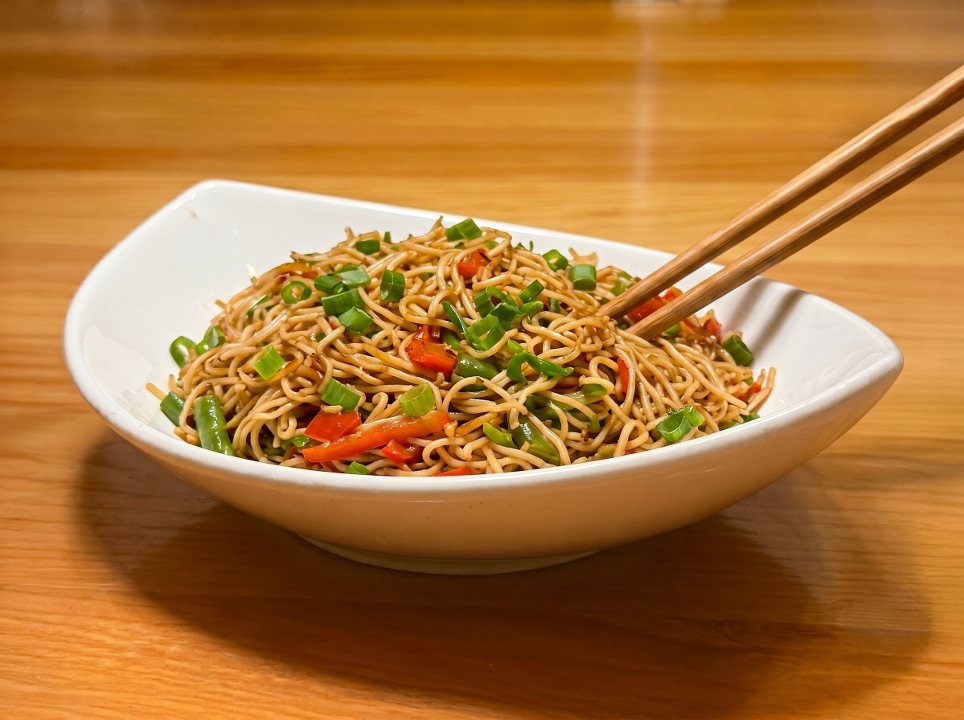 Vegetable Hakka Noodles.
