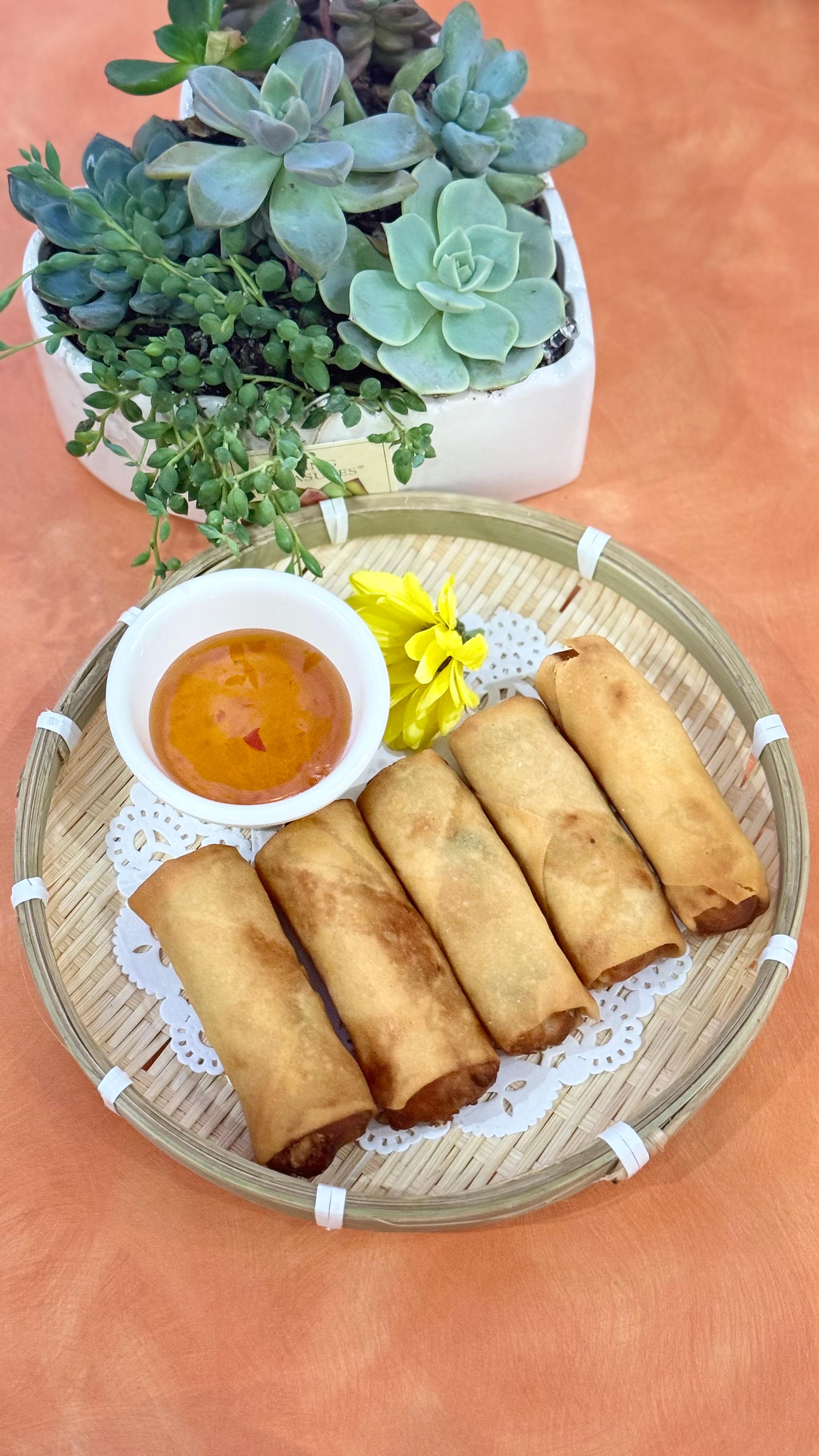 Fried Veggie Roll (VG).