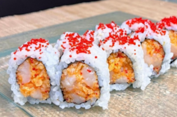 Crunchy Spicy Scallop with tobiko Roll.