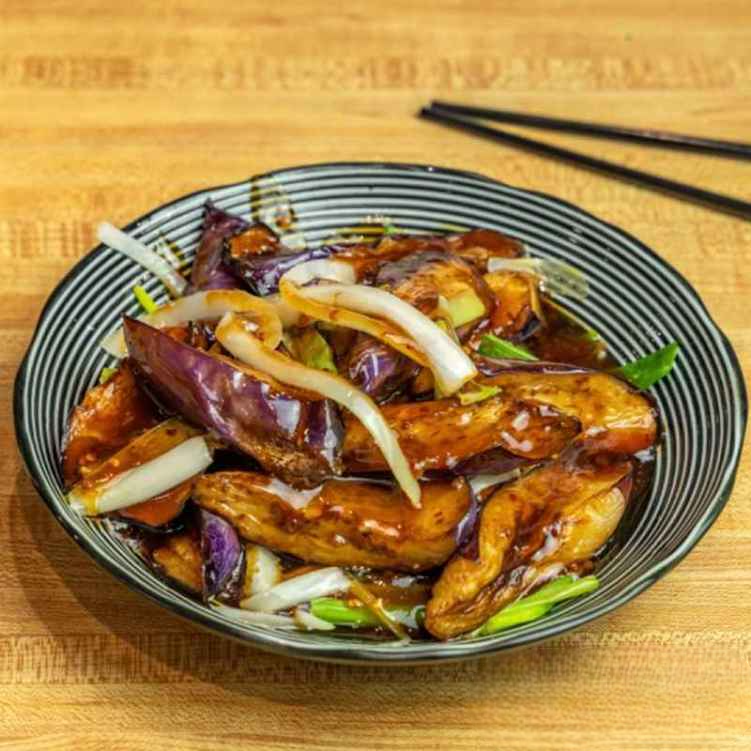 VG13. 魚香茄子/Eggplant in Hot Garlic Sauce.