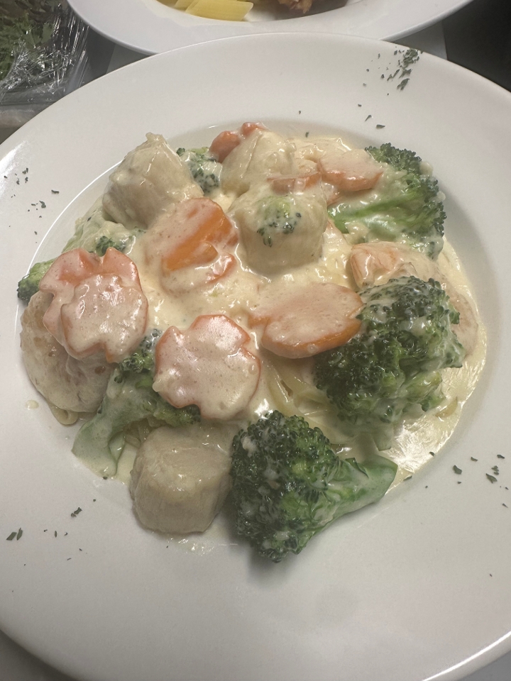 Seafood & Vegetable Alfredo.