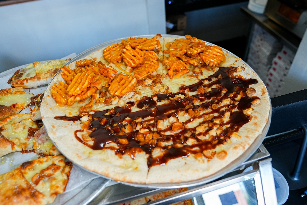 12" Small Buffalo Chicken.