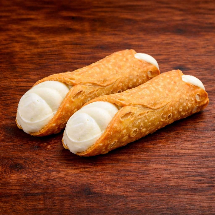 Cannolis.