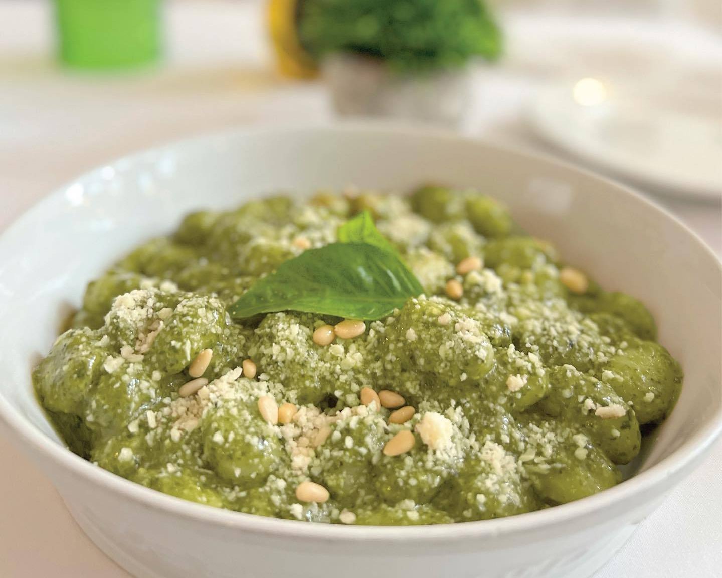 Vegan gnocchi pesto.