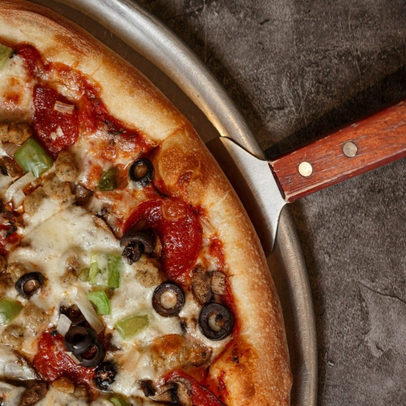 Medium 12" Gourmet Pizza.