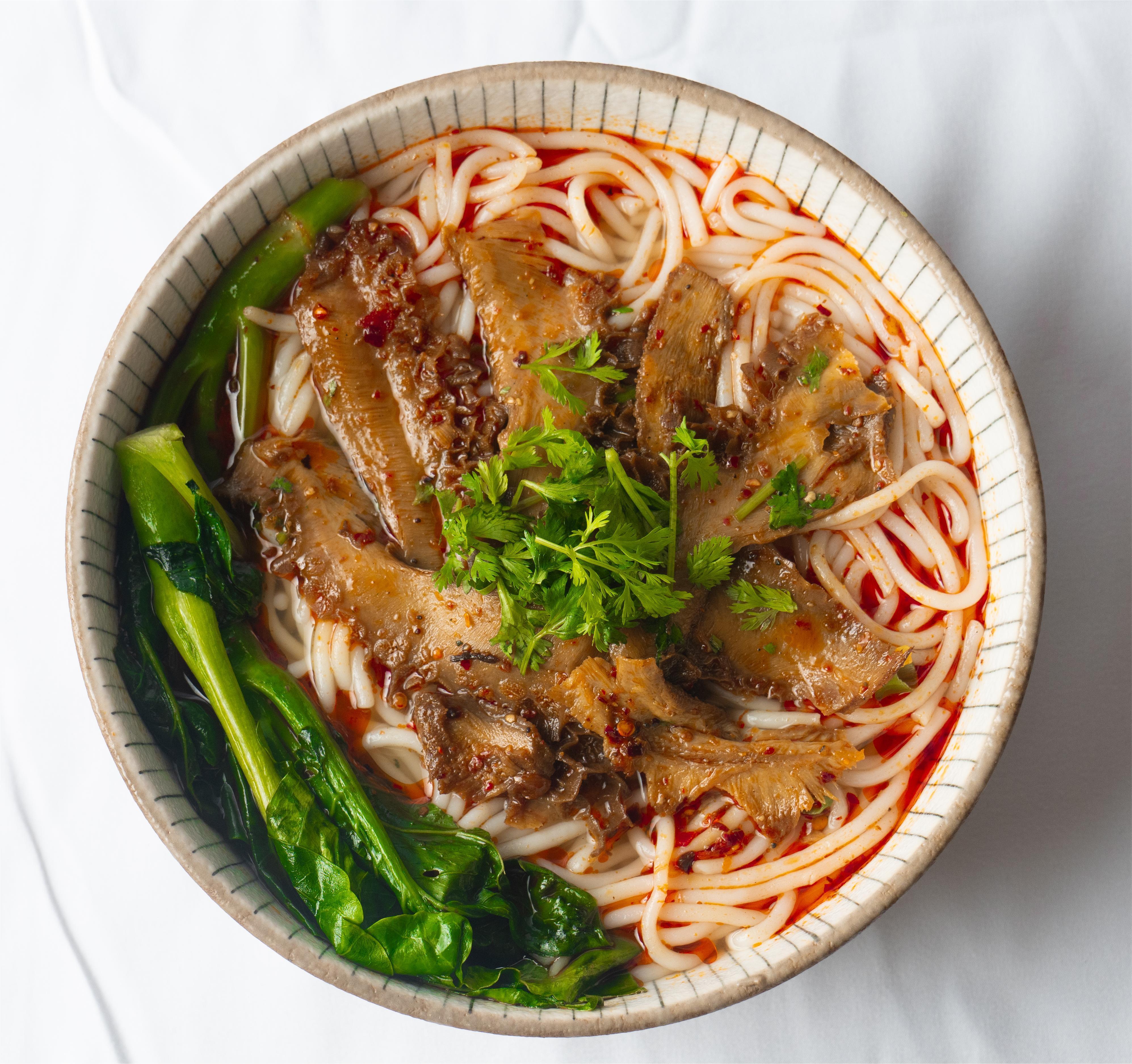 Beef Tripe Rice Noodle / 牛肚汤粉/面.