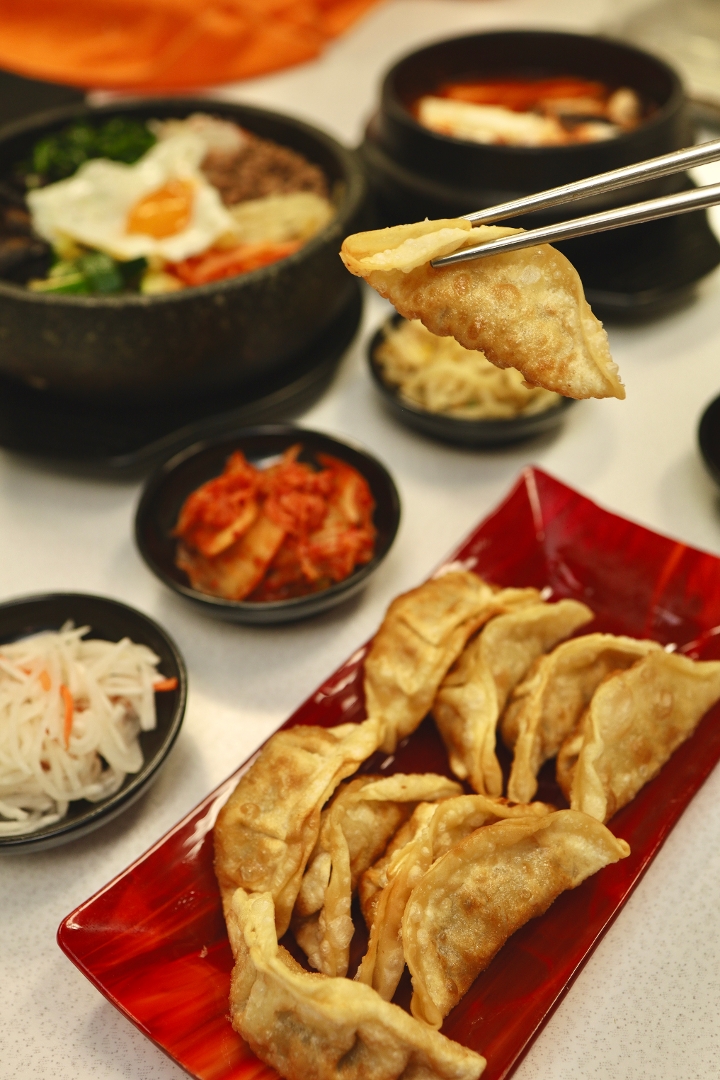 Mandu Potstickers (Panfried or Steamed).