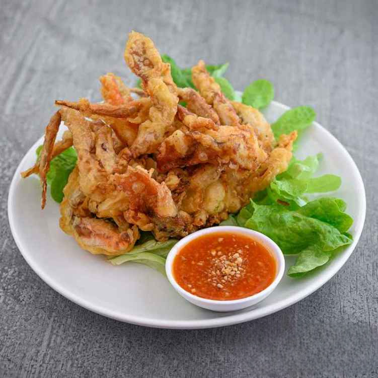 CS16. 金沙軟殼蟹/Crispy Soft Shell Crab w. Salty Egg Yolk.