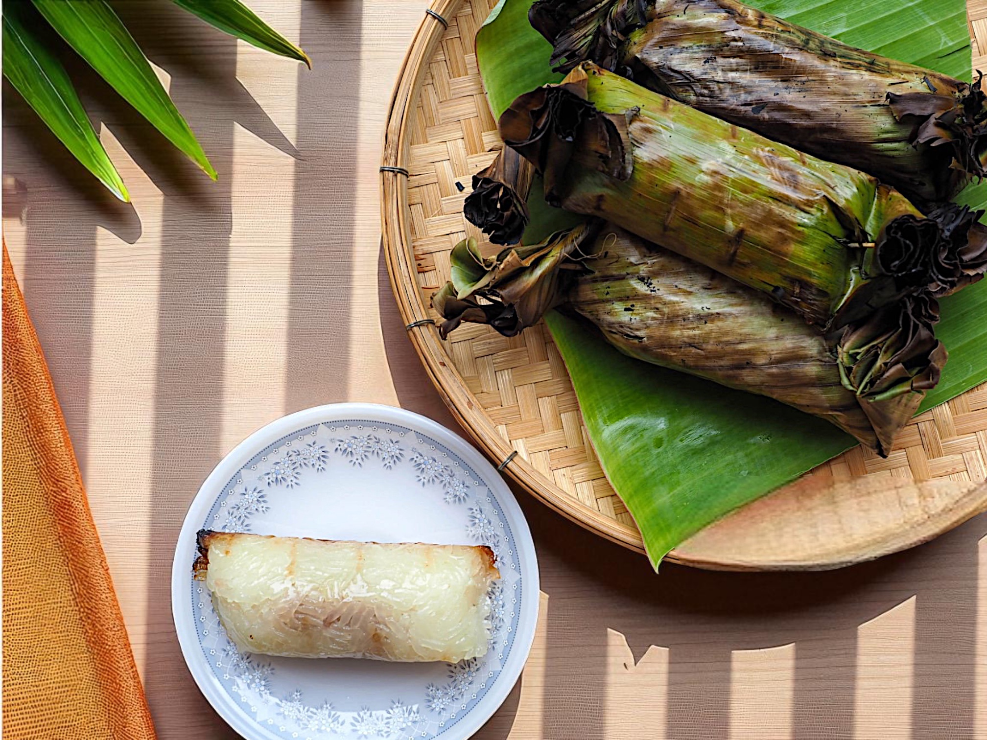 Taro Sticky Rice in Banana Leaf ข้าวเหนียวเผือกย่างใบตอง.