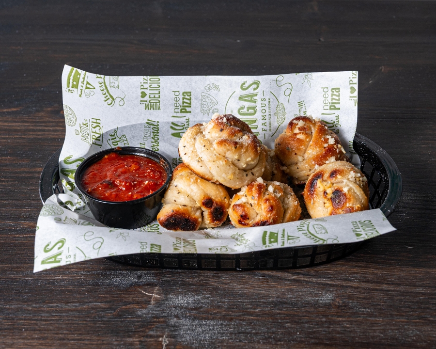 Garlic knots 6pcs.