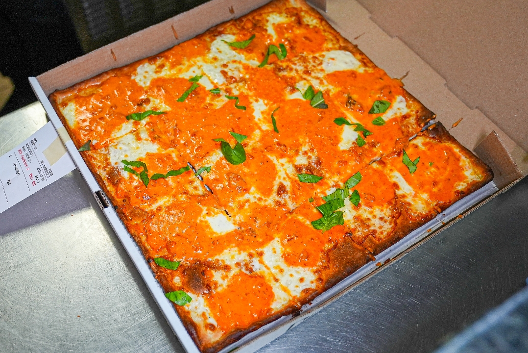 16" Large Grandpa Pizza.