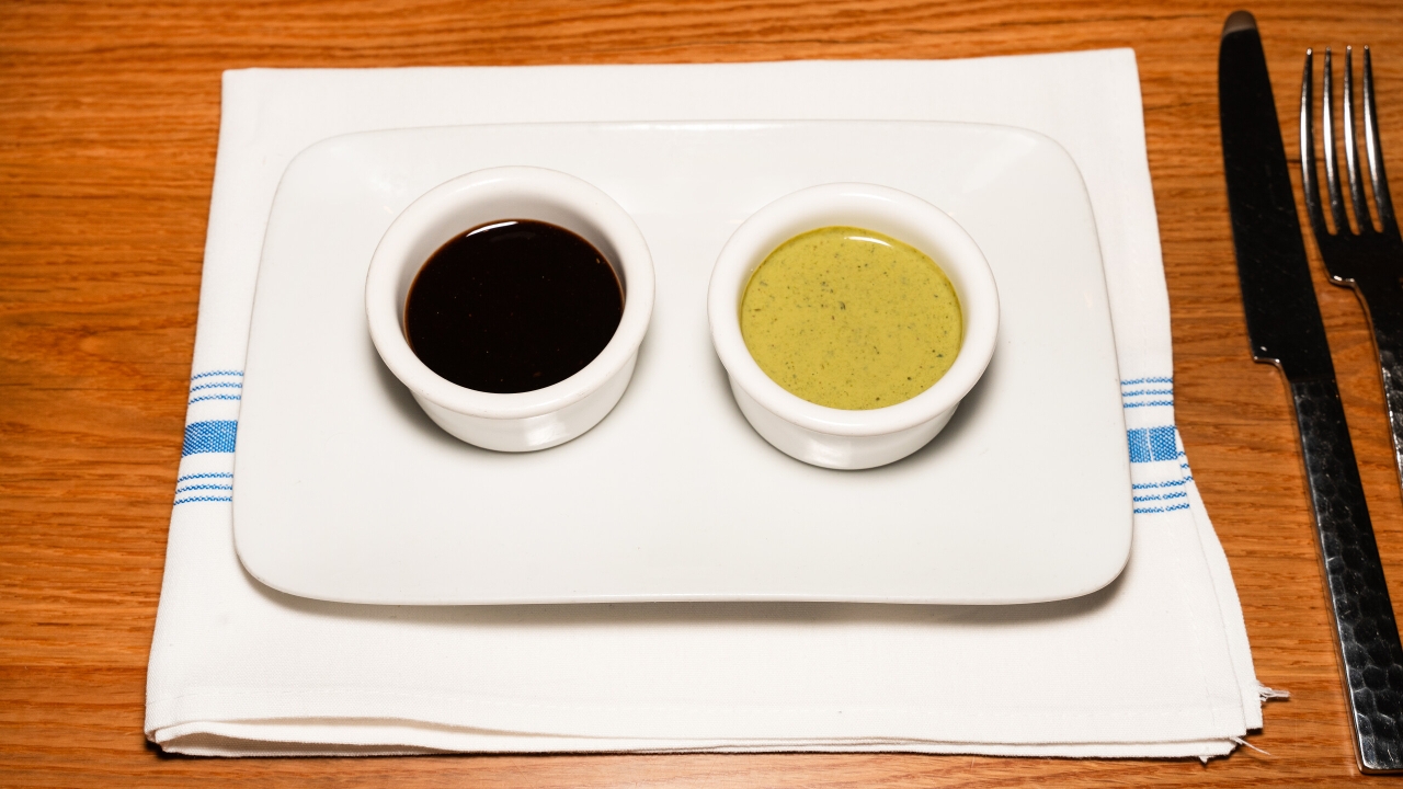 Tamarind Chutney (4 oz).