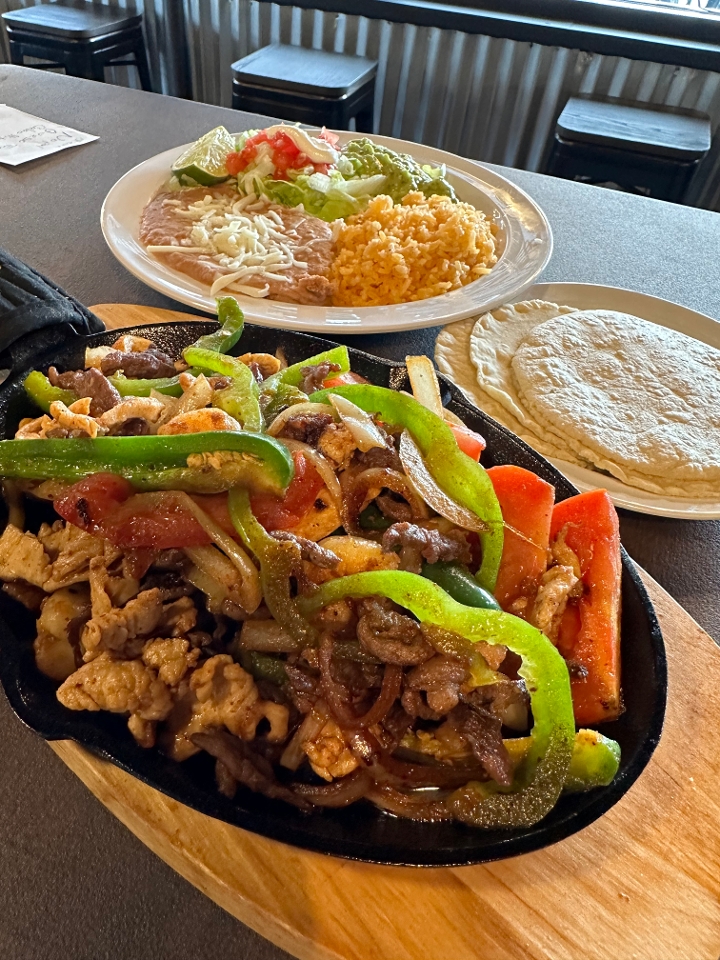 1 meat Sizzling Fajita Skillet.