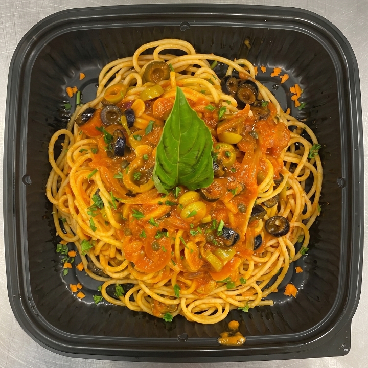 Spaghetti Puttanesca Sauce Lunch.