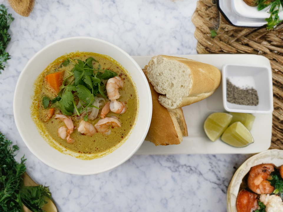 Curry Shrimp with Bread.