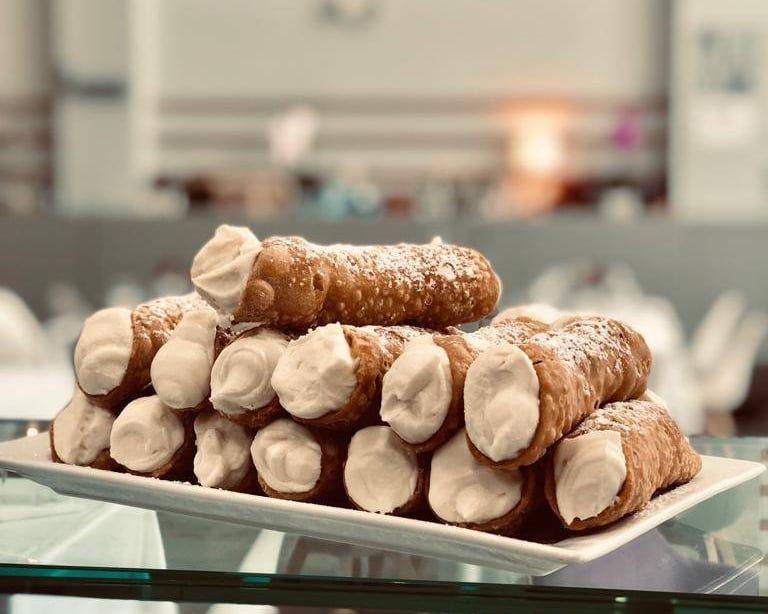 Cannoli Siciliani.