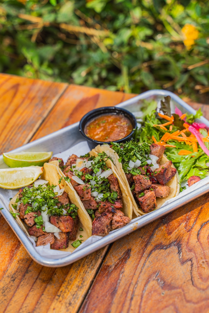 TRI TIP TACOS.