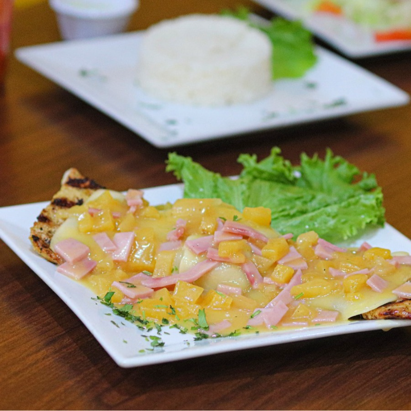 Lomo con Salsa Hawaiiana.