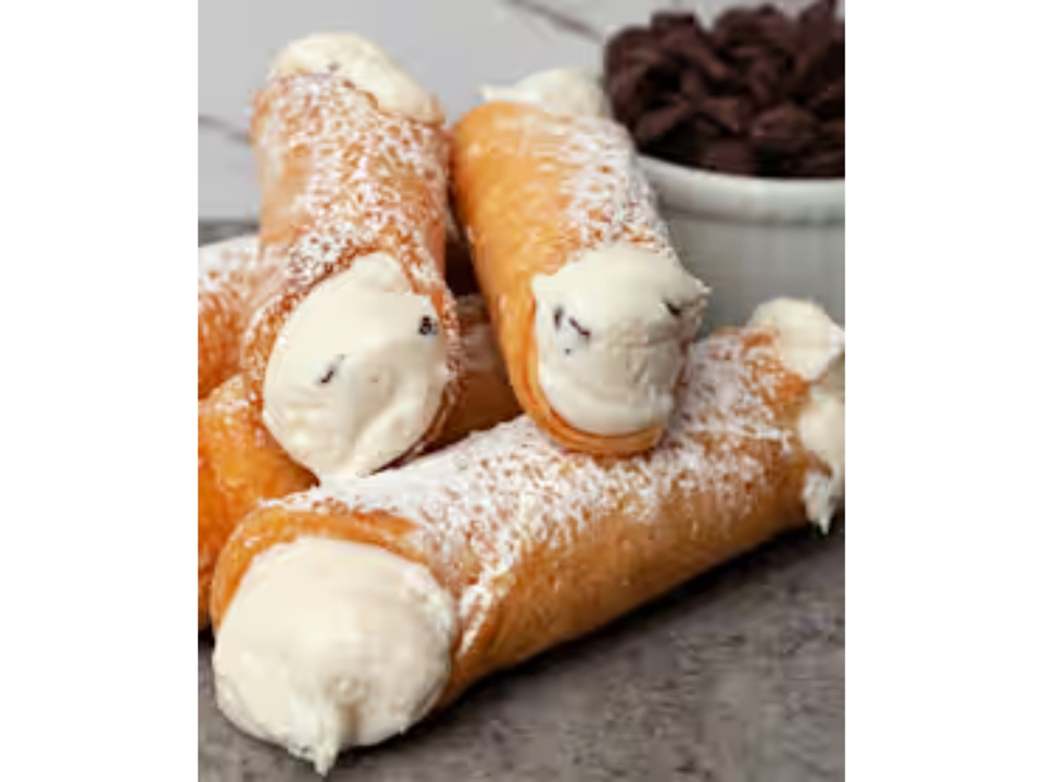 Cannoli.