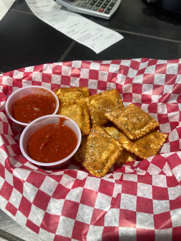 Fried Ravioli (8pc).