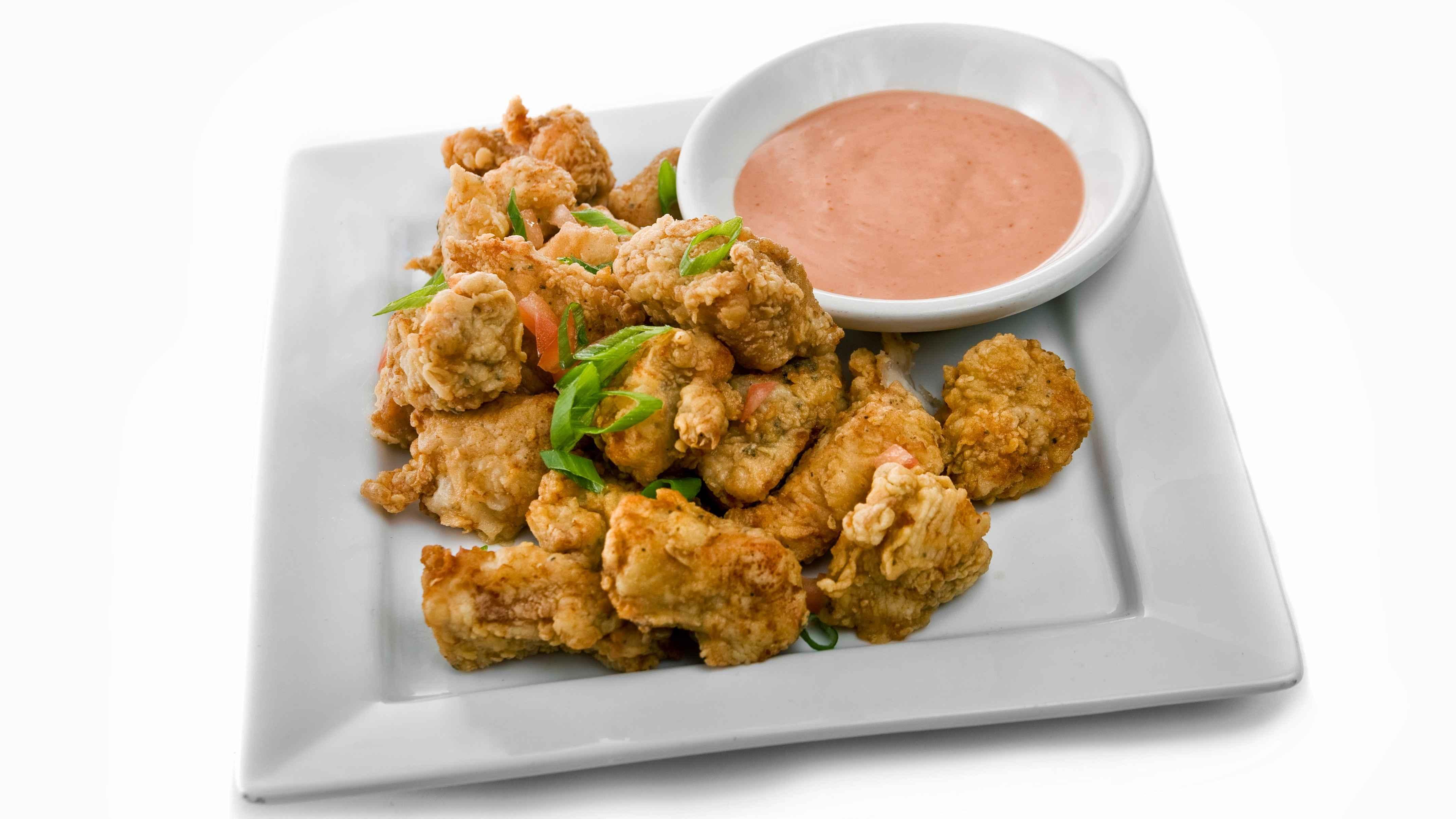 Crispy Chicken Bites ( Chicharroncitos de pollo).