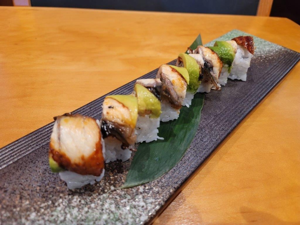BR8-DRAGON ROLL.