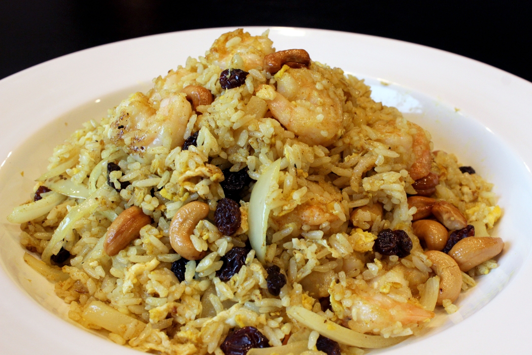 (D) PINEAPPLE FRIED RICE.