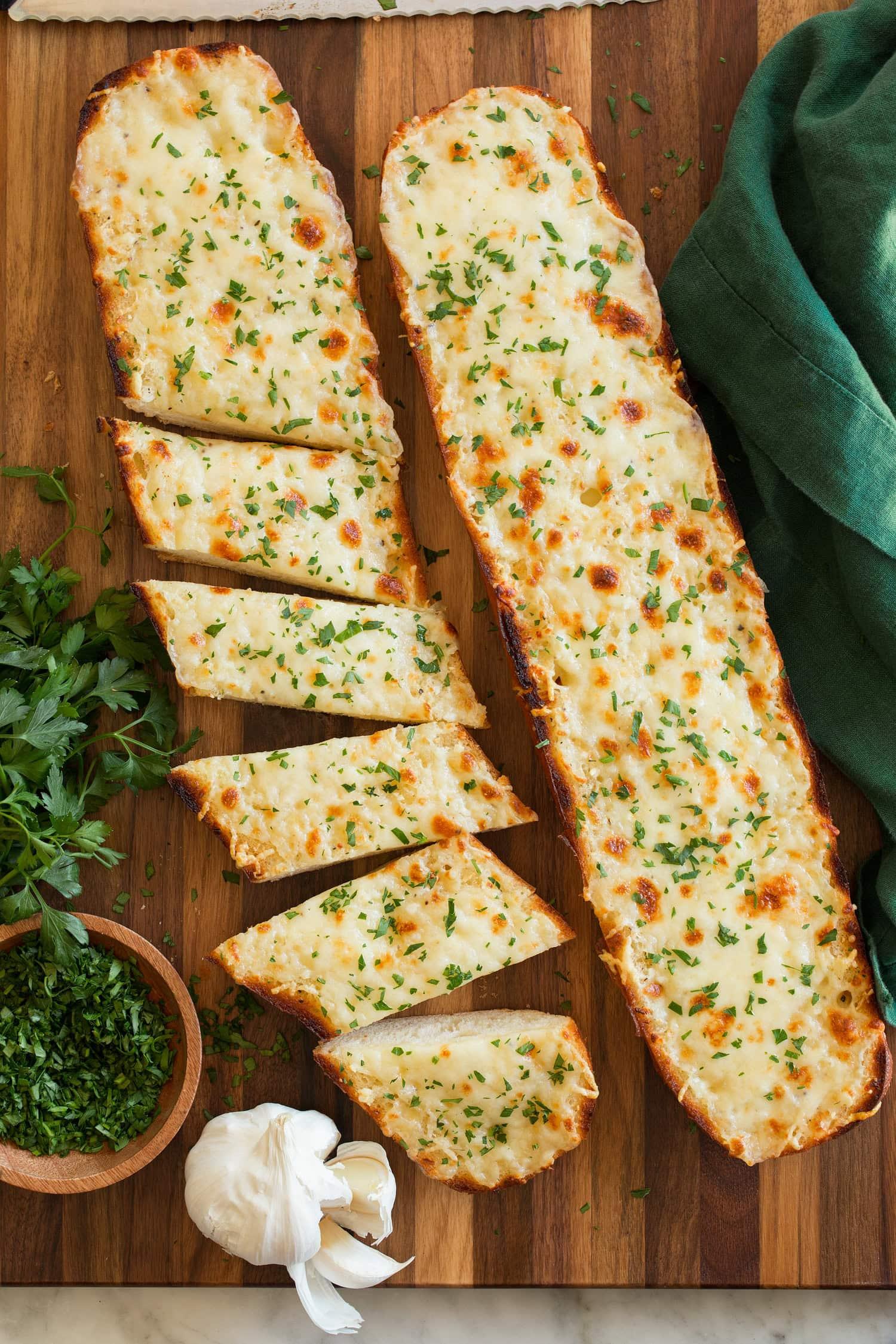 Garlic Bread (W/Cheese).