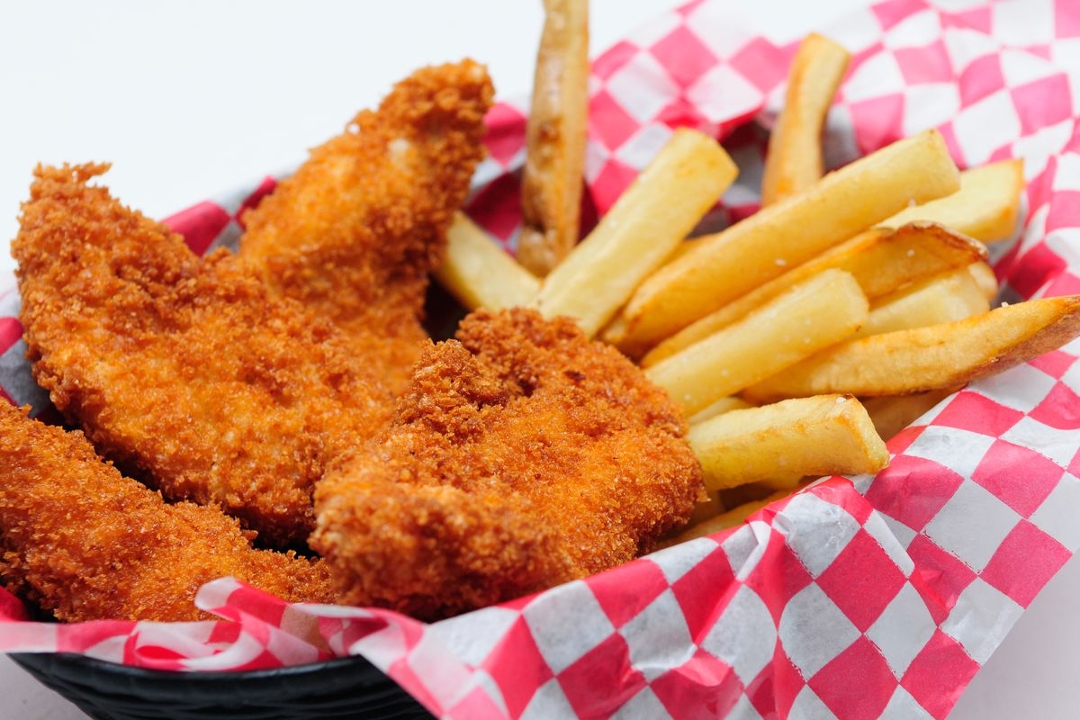 Chicken Basket (2x chicken strips, Fries, Juice Box).