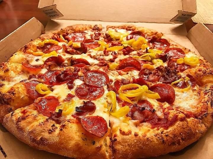 10" 3 TOPPING PIZZA.
