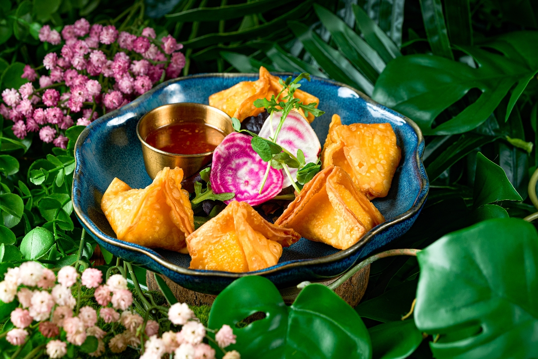 Crab Rangoon (30 pcs).