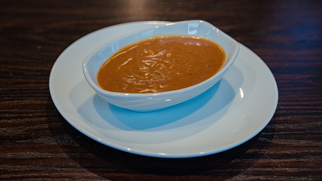 LARGE GRAVY.