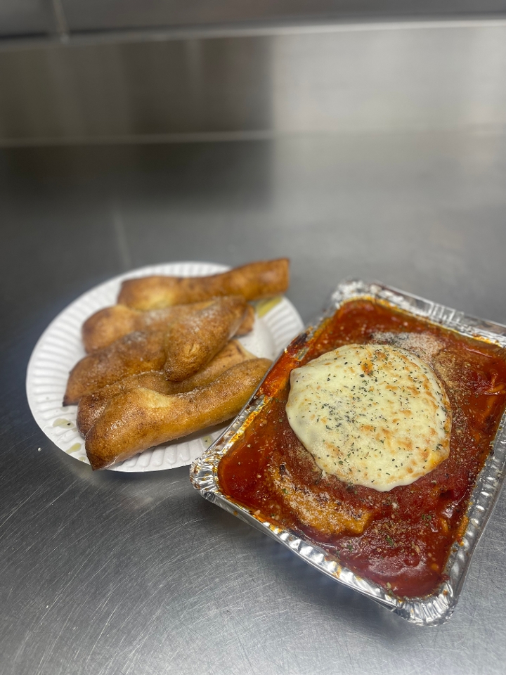 CHICKEN PARMESAN DINNER.