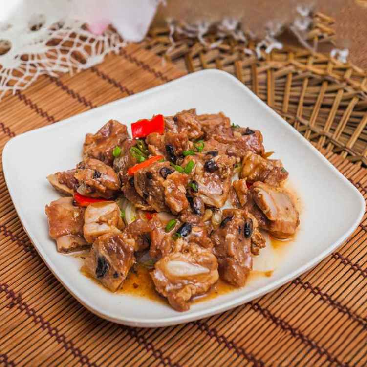 PK7. 豉椒炒排骨/Riblets w. Onion & Pepper in Black Bean Sauce.