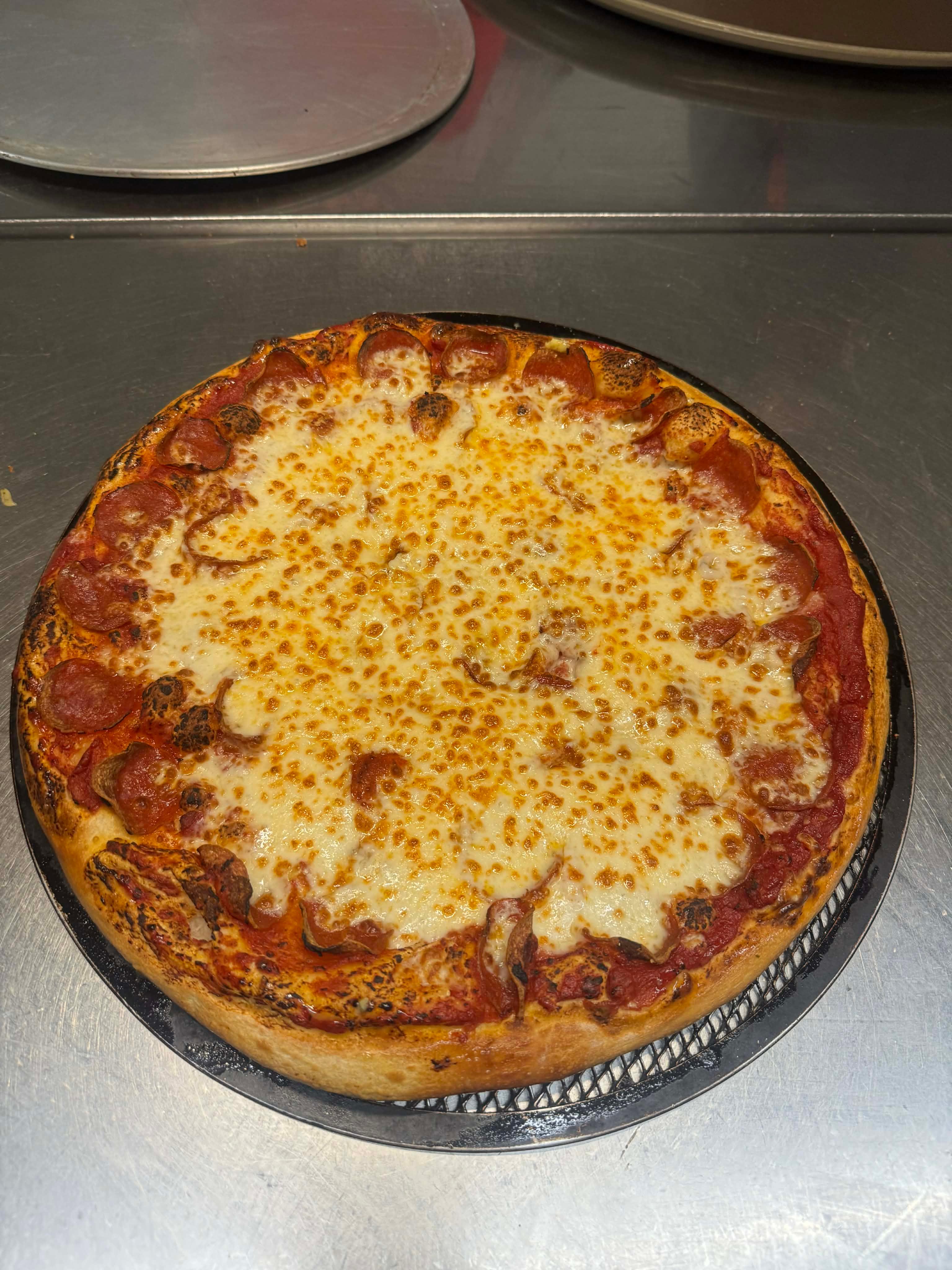 16 Inch Large Pizza.