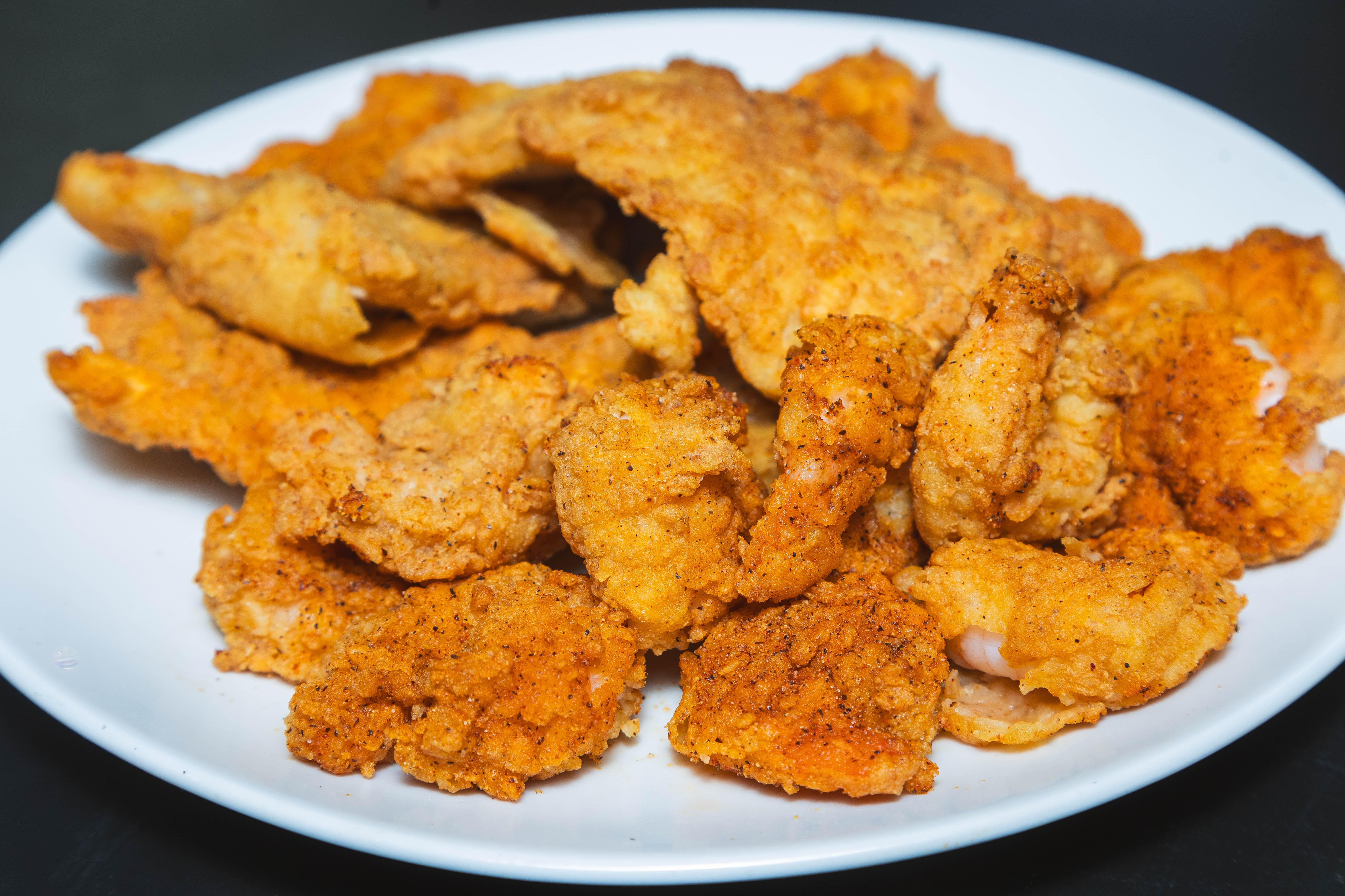 Fried Fish & Shrimp Basket.