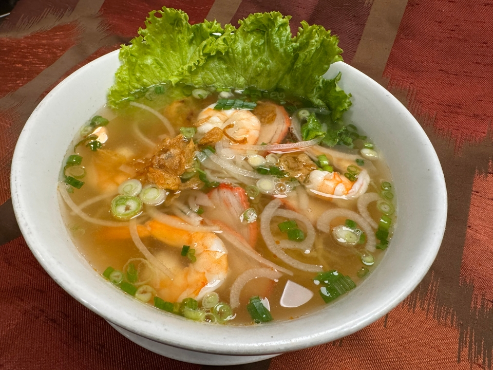 27-Yellow Noodle Soup with Seafood - Mi Do Bien.