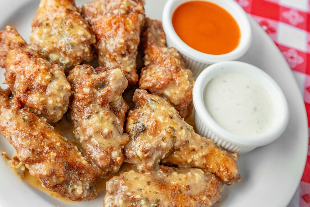 New! 6 Piece Garlic Parmesan Wings.