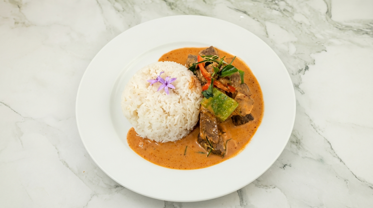 E1 Stewed Beef with Panang Curry.