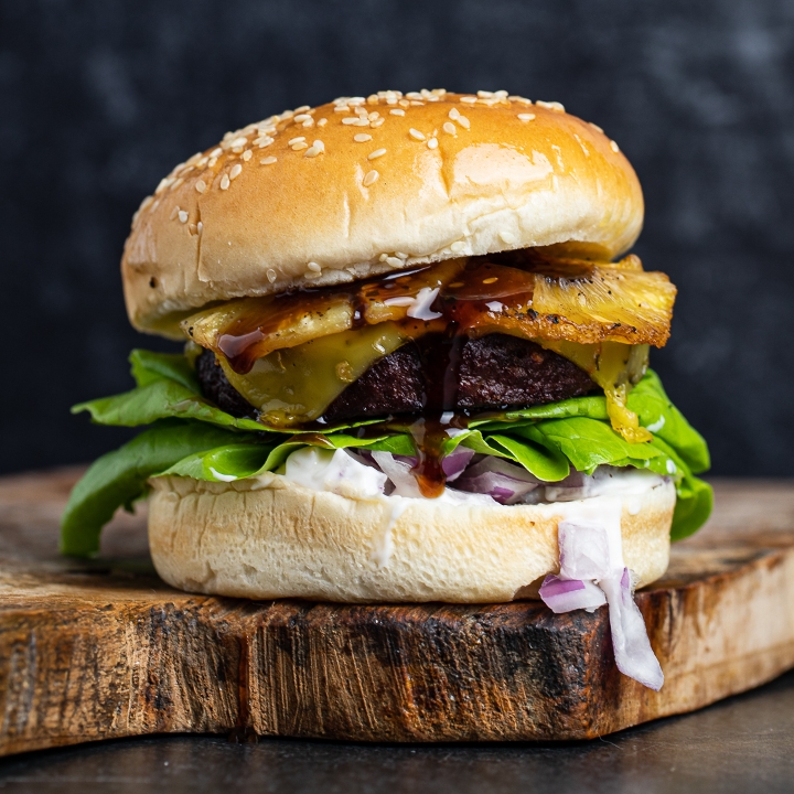 Hawaiian Burger. “Aloha 🌺”.