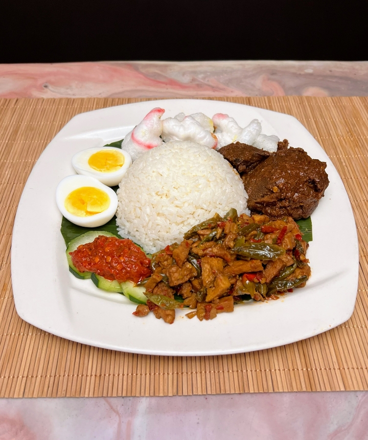 Nasi Campur Jawa (Mixed Rice with rendang, egg, mixed veggies and sambal).