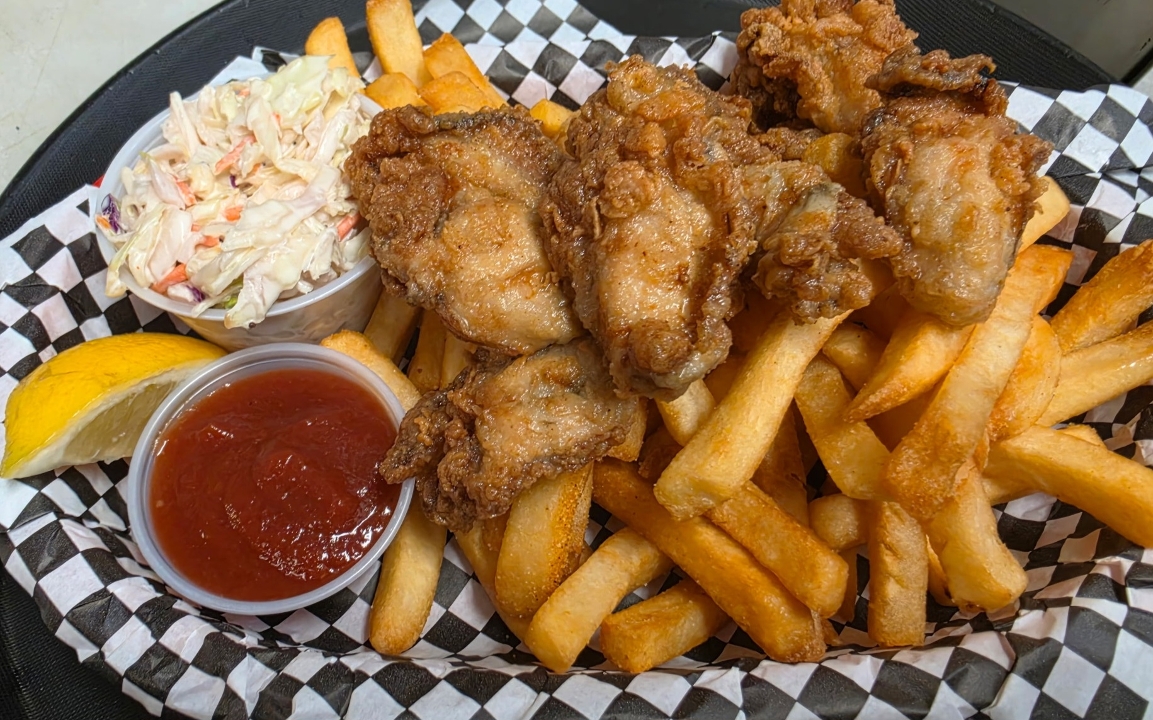 Fried Oyster & Chips.