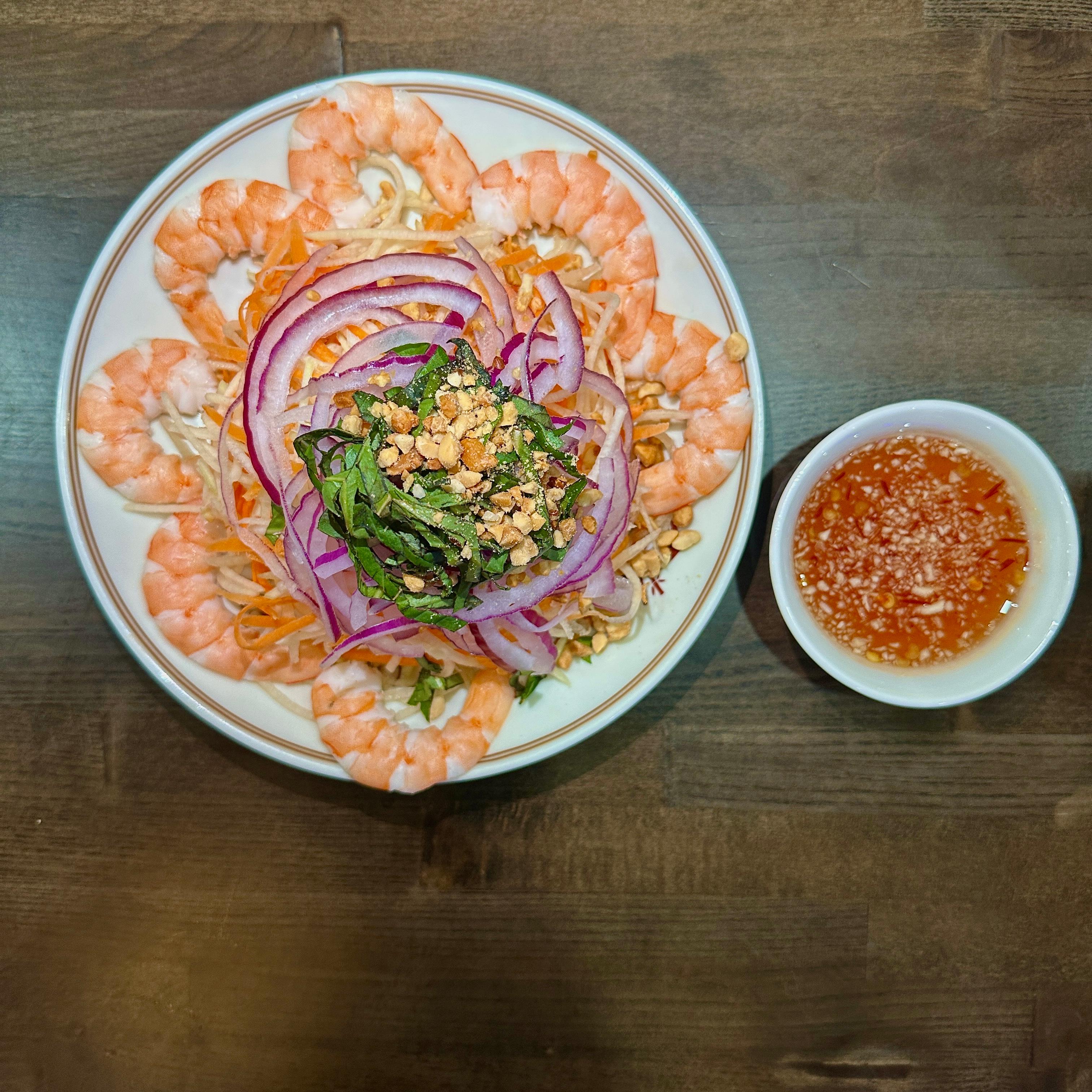 Green Papaya Salad w. Shrimp/ Goi Du Du Tom.