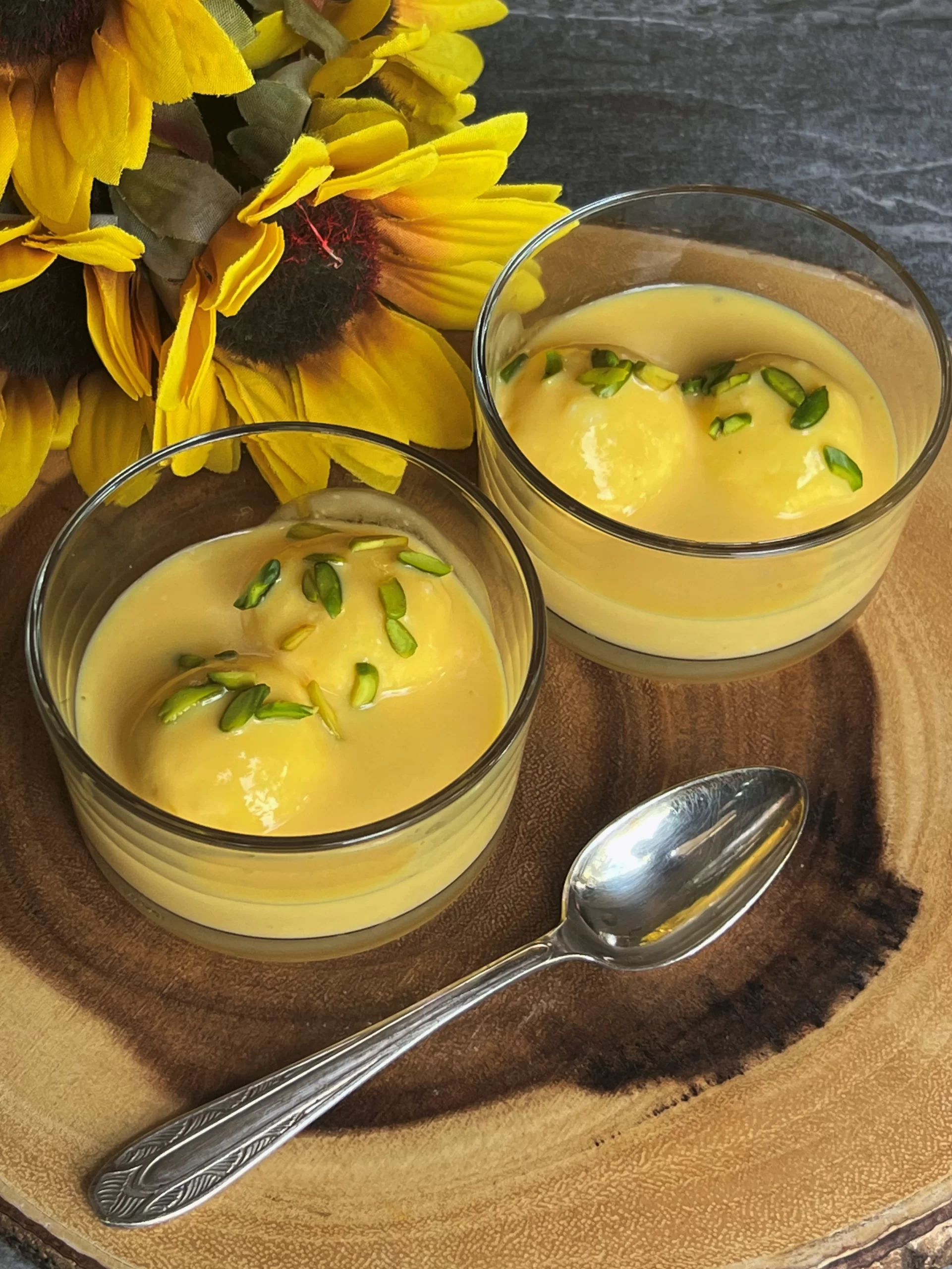 Mango Rasmalai (3 pcs).