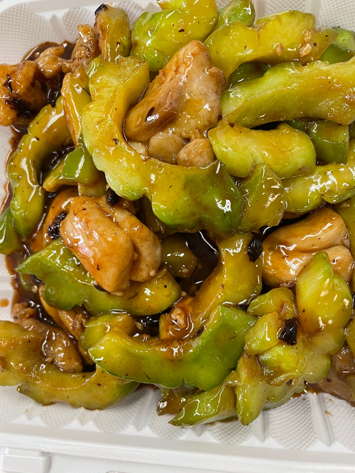 苦瓜鸡 30.Chicken w/Bitter Melon.