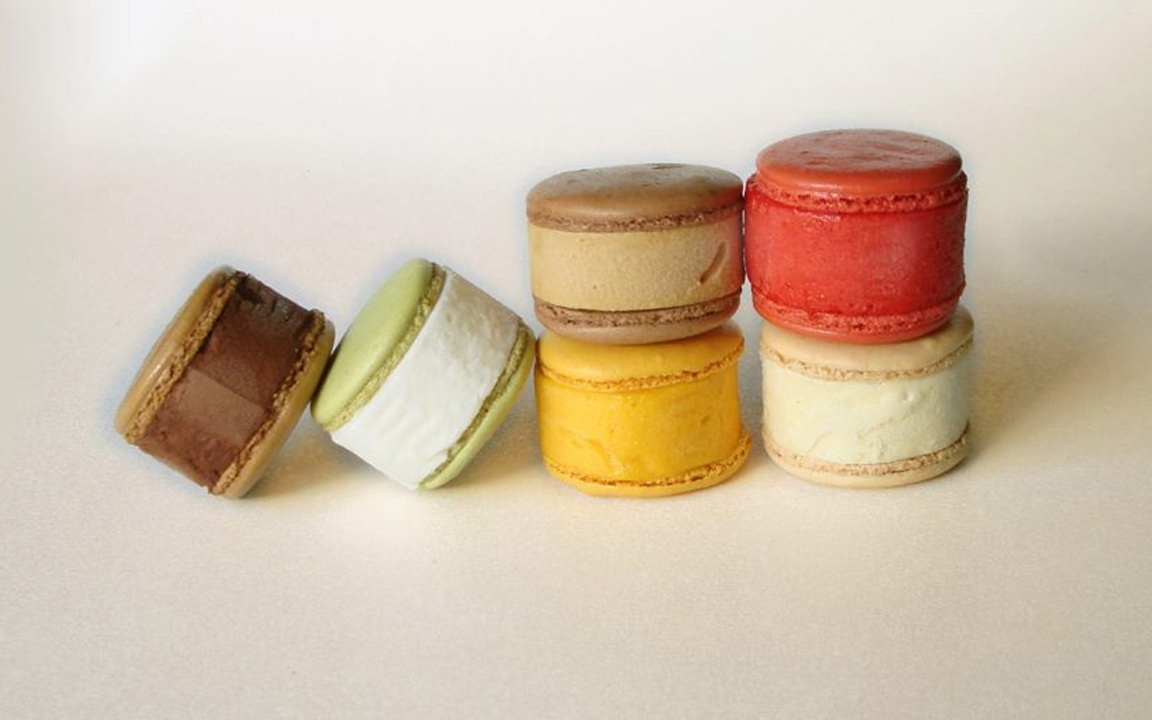 Macaron Gelato Sandwich.